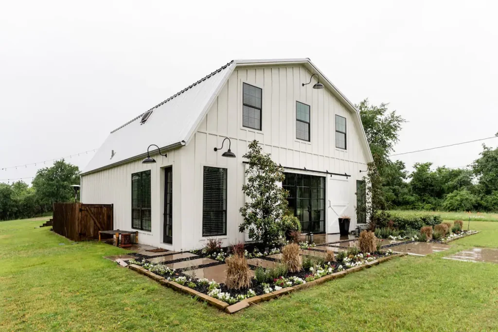 traditional barndominium house